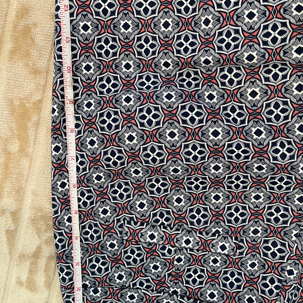 Patterned Women's Shorts - Picture 9 of 10